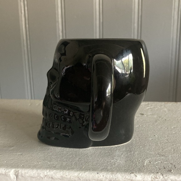 NWT- 16.9floz- Black Ceramic Glazed Skull 💀 Mug - Picture 4 of 16